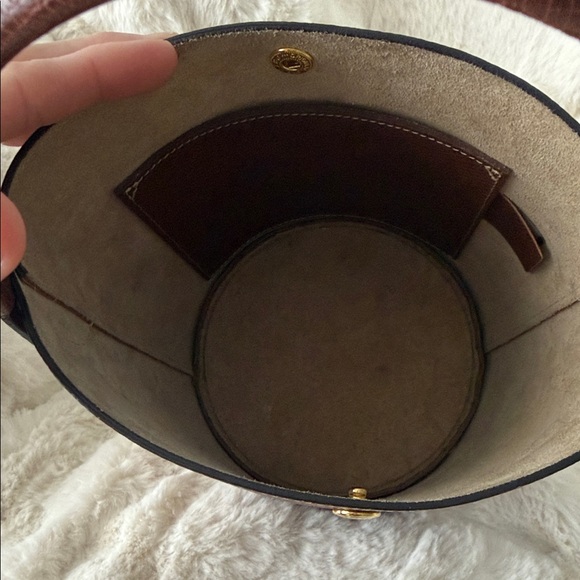 Longchamp Epure Leather Bucket Bag - Picture 10 of 12